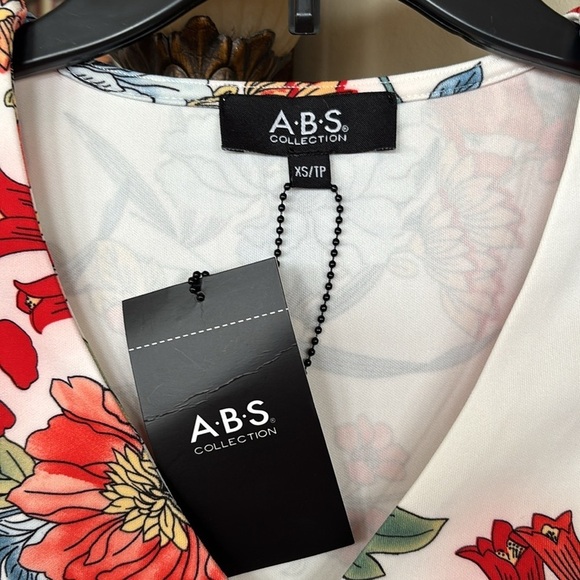 Brand New ABS Collection White Shift Dress Short Sleeved V-Neck Oriental Floral - Picture 4 of 15